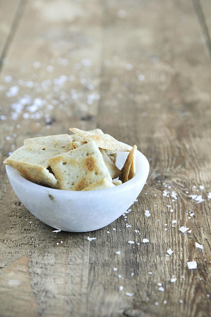 Simple Mills Almond Flour Crackers – Grab-and-Go Snack for Commute and Meetings