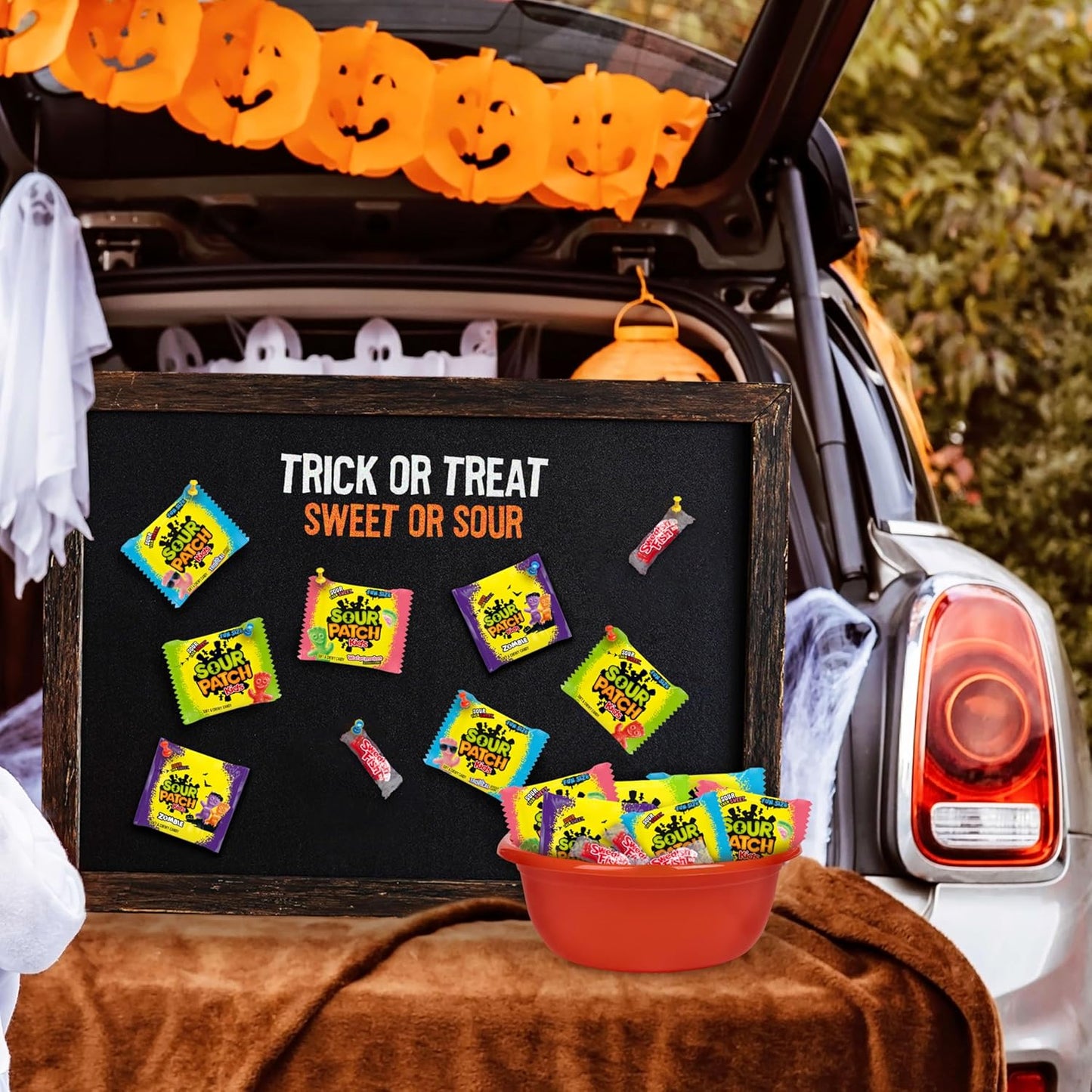 SOUR PATCH KIDS & SWEDISH FISH Bulk Halloween Treats – Individually Wrapped Candy Bags Perfect for Kids and Family Parties