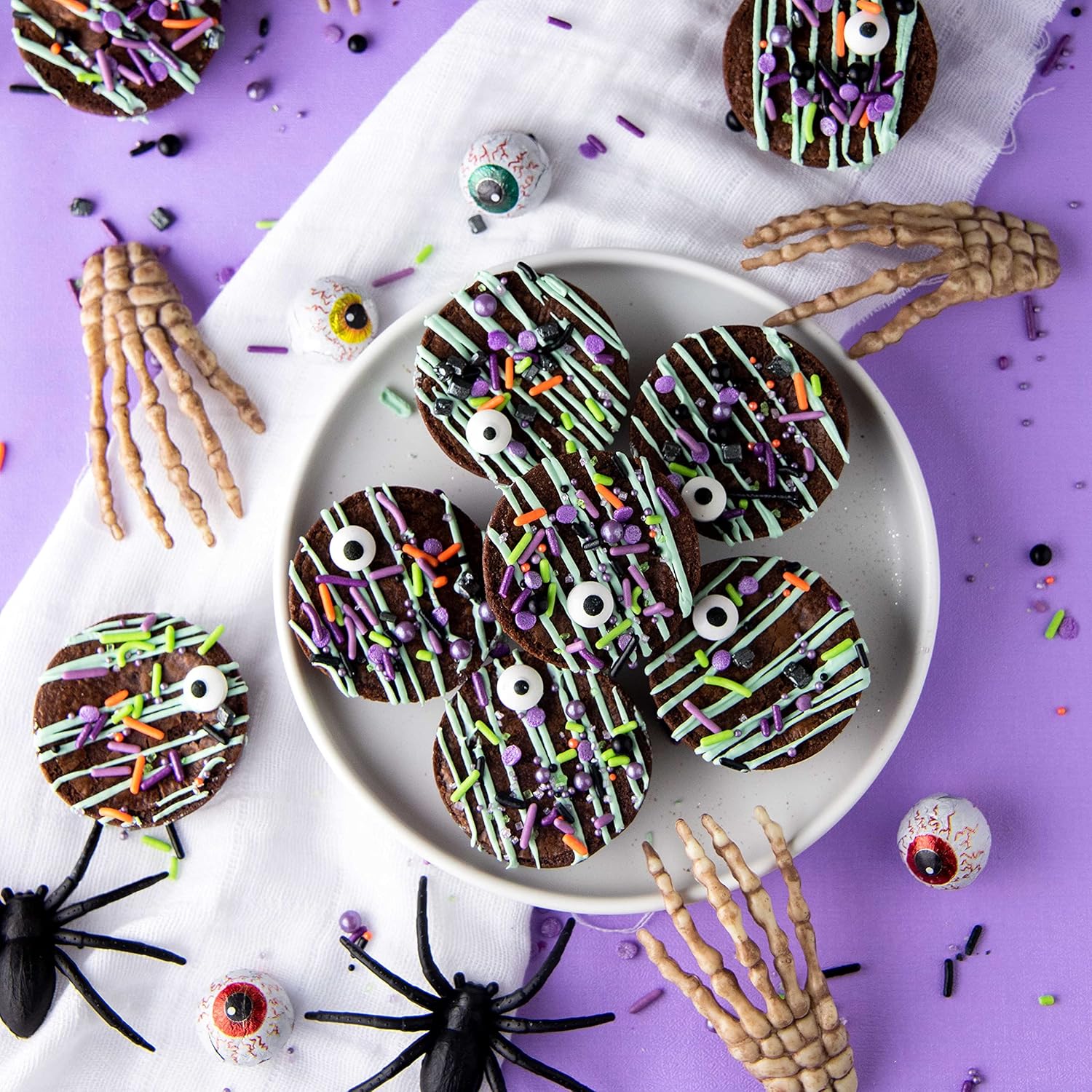Sweets Indeed Halloween Eyeball Tacklebox – Worry-Free Edible Decorations for Pumpkin Decorating with Kids
